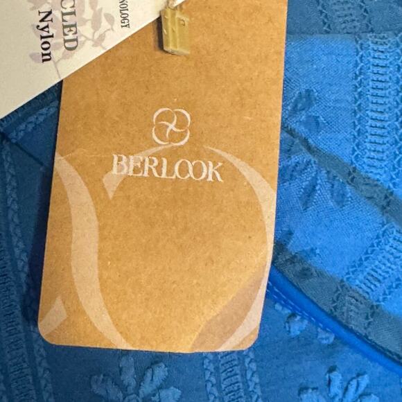 New BERLOOK Blue Jacquard Textured Stretch Swimsuit Cover-Up Skirt Women's Sz L - Picture 9 of 11